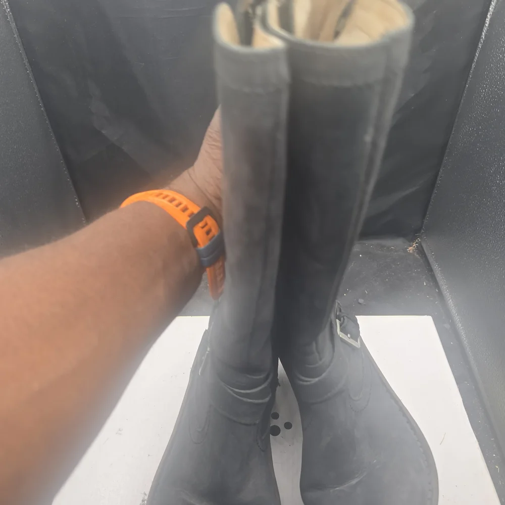 UGG‎ Tan and Cream Shearling Boots